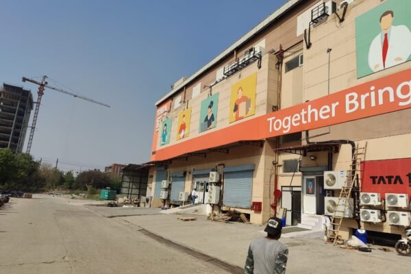 whatsapp-image-2023-12-14-at-13.19.42-1-m7VMX0XaXyuJayBg