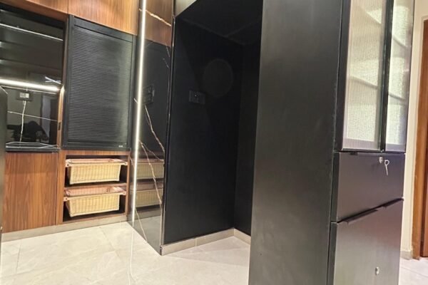 whatsapp-image-2024-11-10-at-06.59.25-large-YD06Qg5goQiBlD88